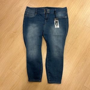 NWT Medium Wash XS Short Jeggings